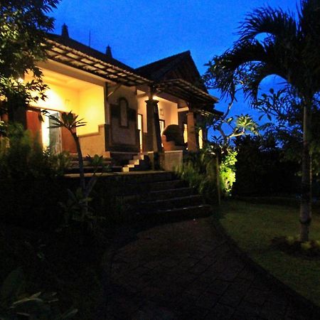 Graha Rusni Villa Ubud  Exterior photo